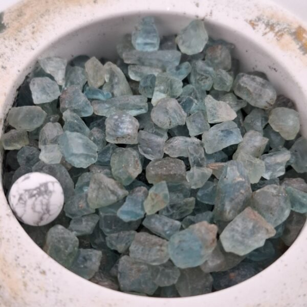 Chips Fluorite bleuté 50 grammes – Image 2