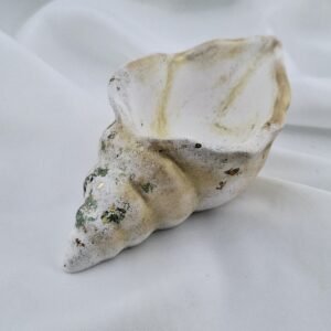 Coquillage décoratif en résine minérale blanc et doré, pièce artisanale unique