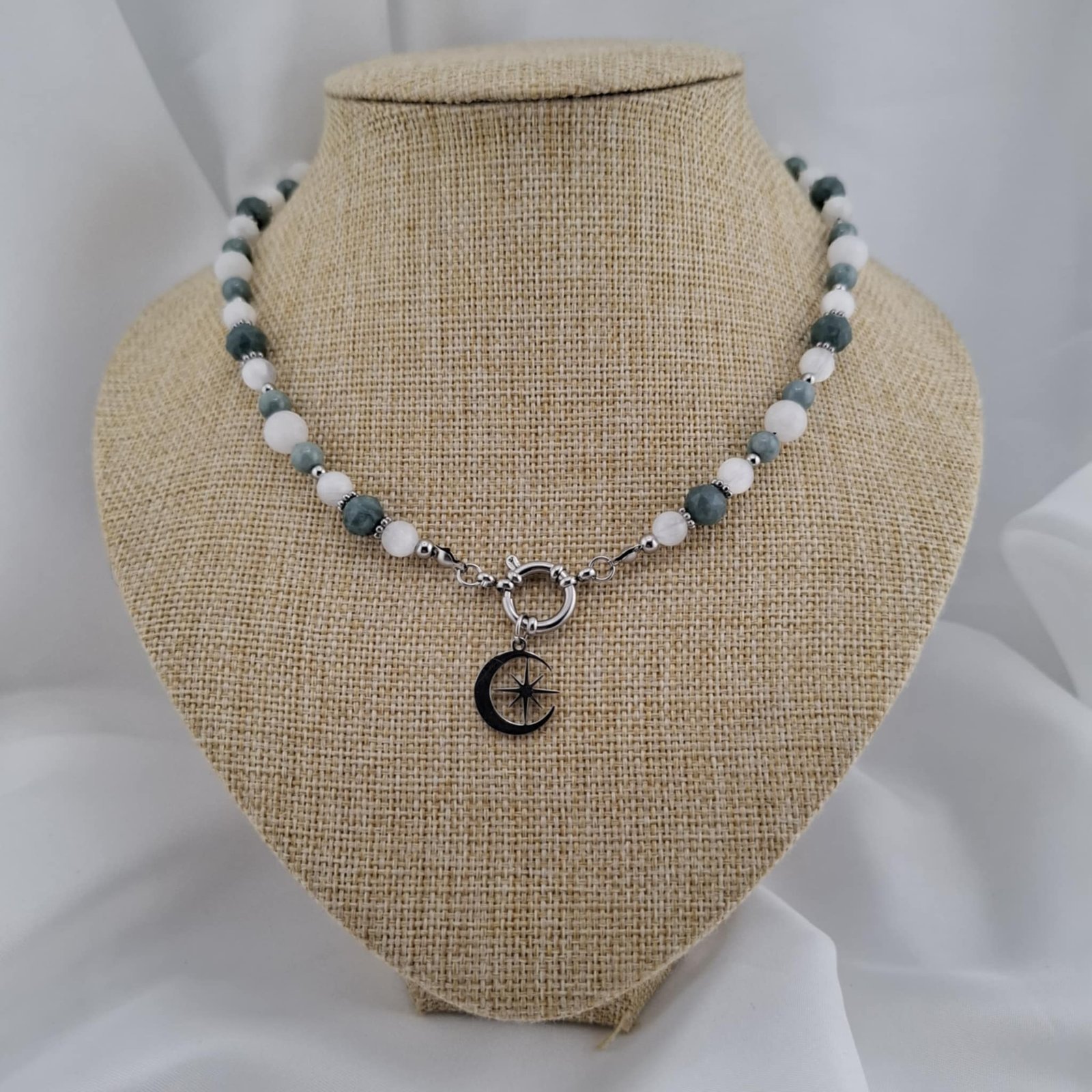 Collier Marine Pierres naturelles jadéite argenté