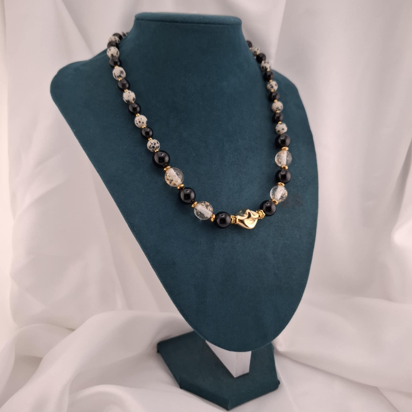 Collier "Astral Gold" – Obsidienne, Jaspe Dalmatien & Résine Feuille d'Or – Image 7