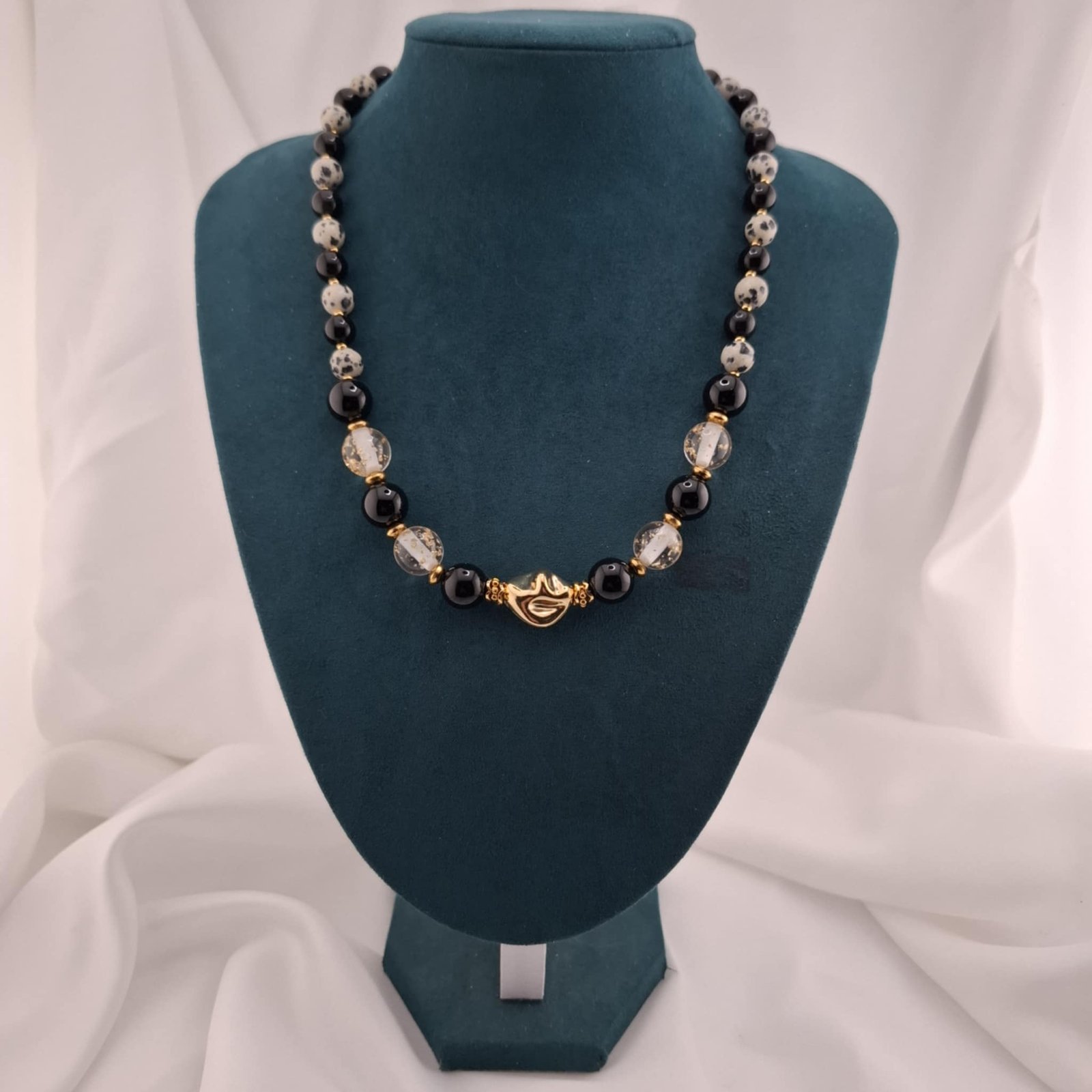 Collier "Astral Gold" – Obsidienne, Jaspe Dalmatien & Résine Feuille d'Or – Image 10