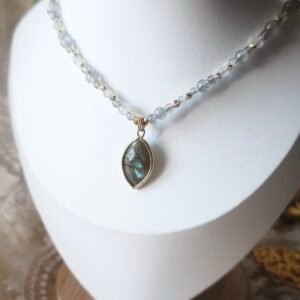 Collier minimaliste Labradorite marquise